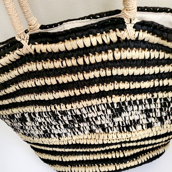 St. John's Bay Tote Straw Ladies Bag - Picture 8 of 8